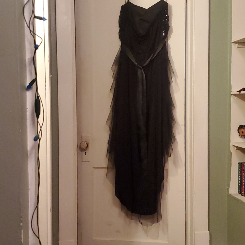 Dress - Picture 3 of 3